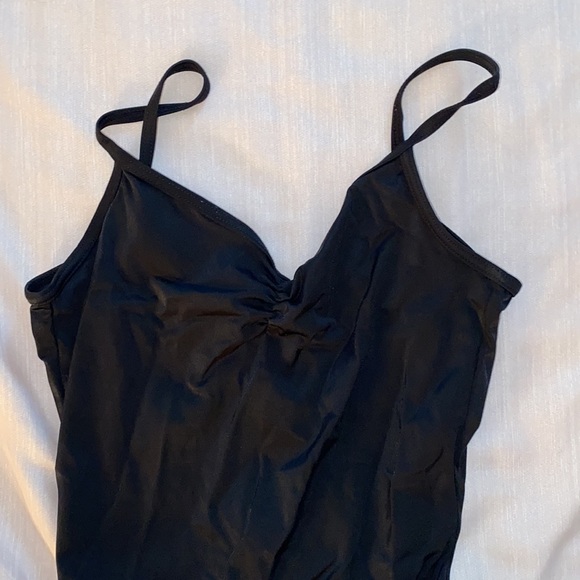 Small black pinch front “Balera” leotard - Picture 2 of 3